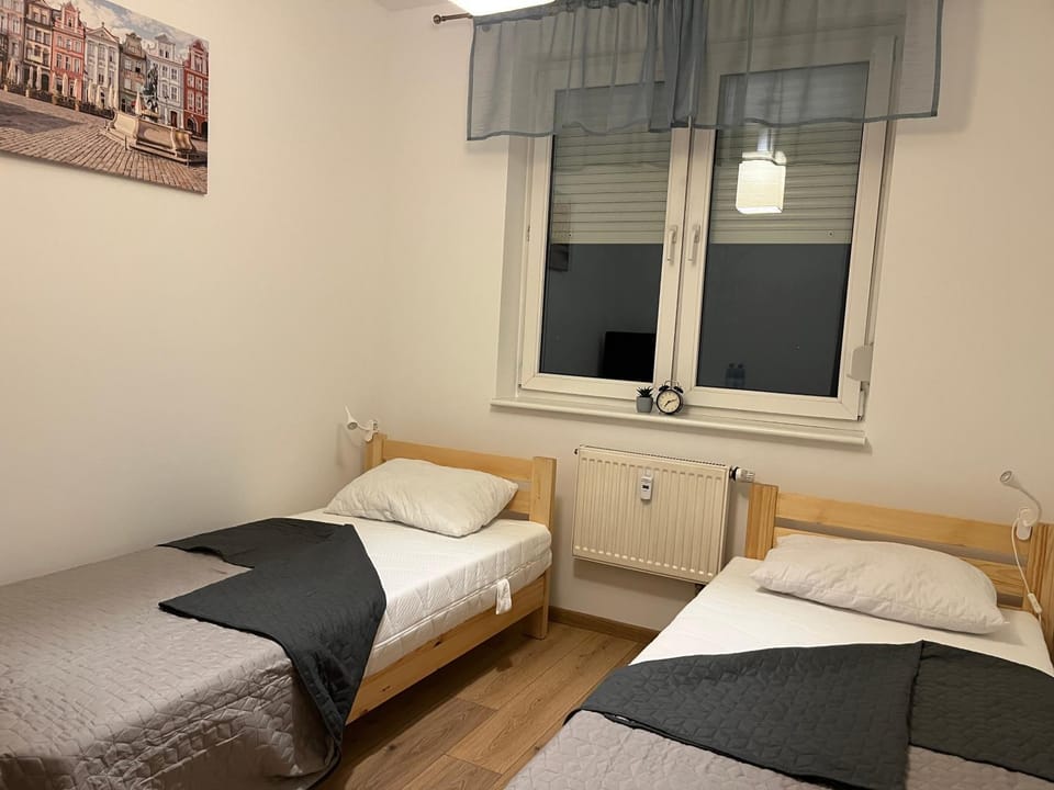 Dom Tobie bliski APARTAMENT W PARKU WARTA PRYWATNA KUCHNIA ŁAZIENKA PARKING Vacation rental in Poznan