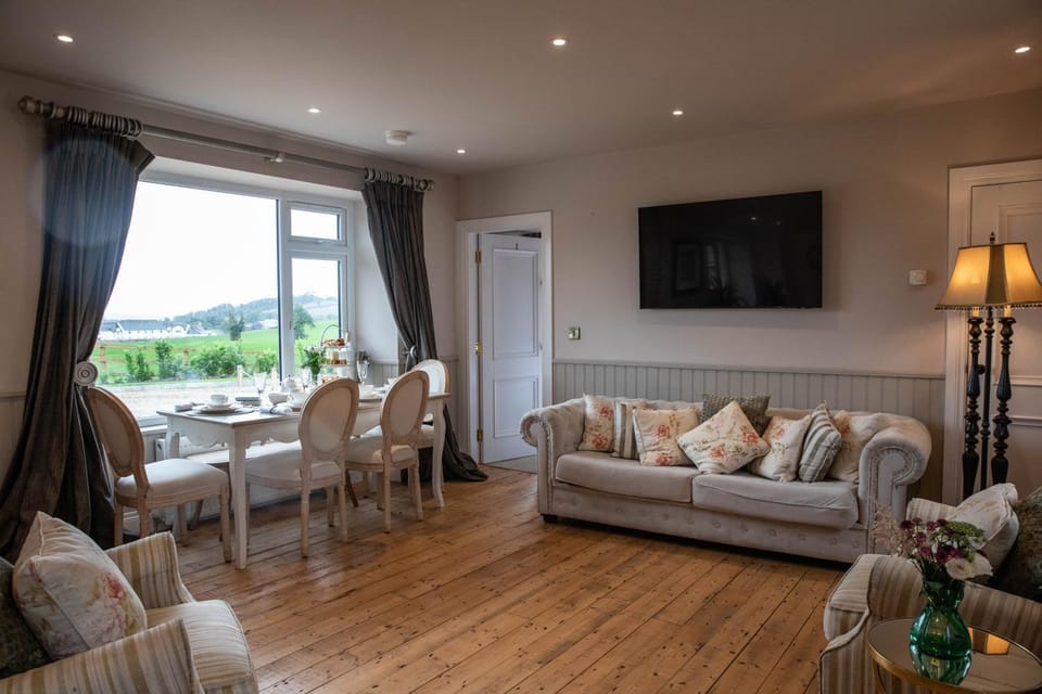 Lough View Cottage Villa in Northern Ireland