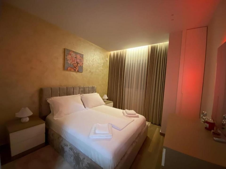 Bed, Photo of the whole room, Bedroom, towels, wardrobe