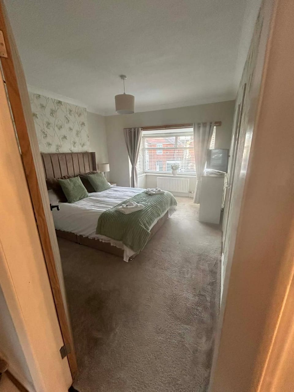 4 bedroom family home - steps away from the beach House in Skegness