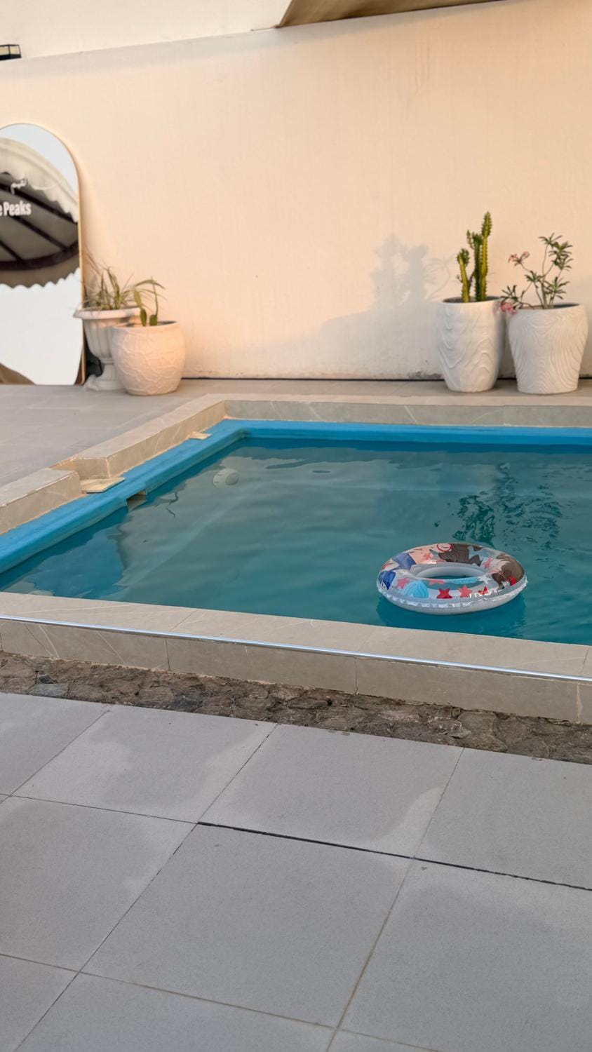 Swimming pool