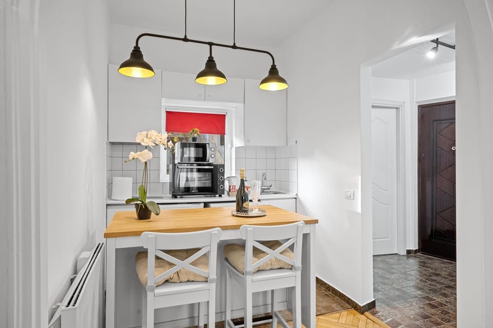 Kitchen or kitchenette, Dining area, microwave, oven, stove, kitchen