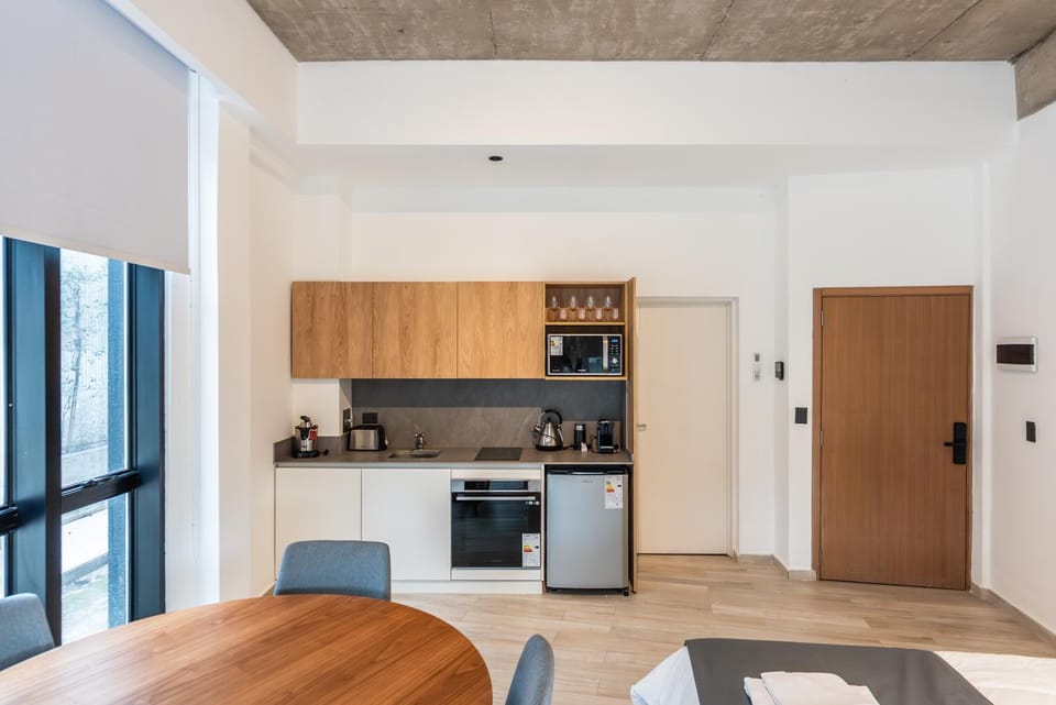 Kitchen or kitchenette, Dining area, oven, toaster