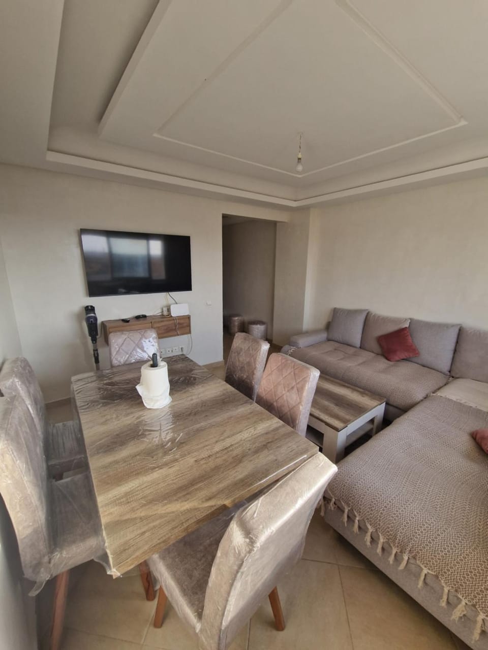 TV and multimedia, Living room, Dining area