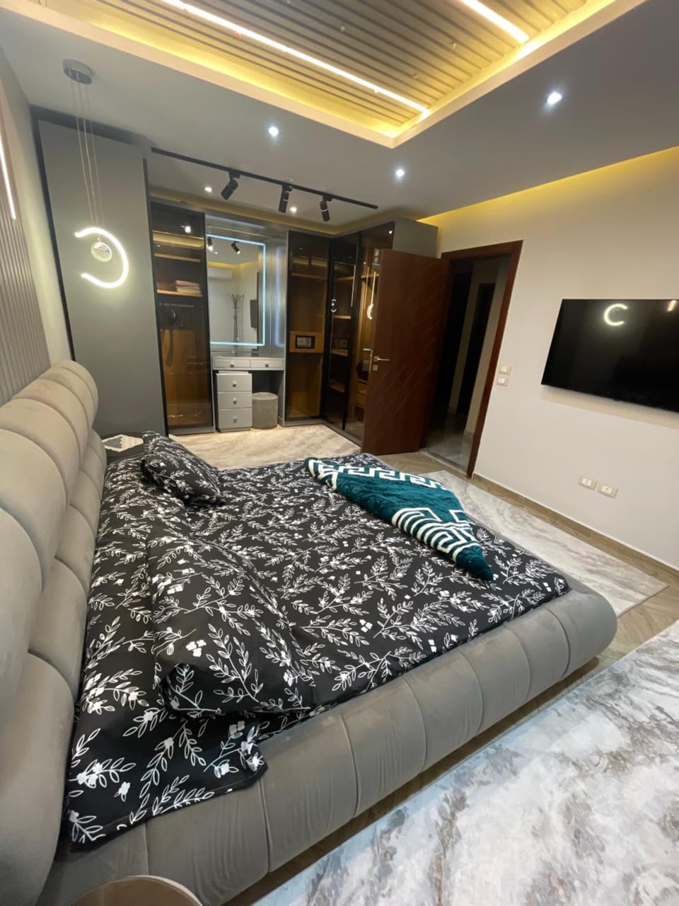 Bed, Bedroom