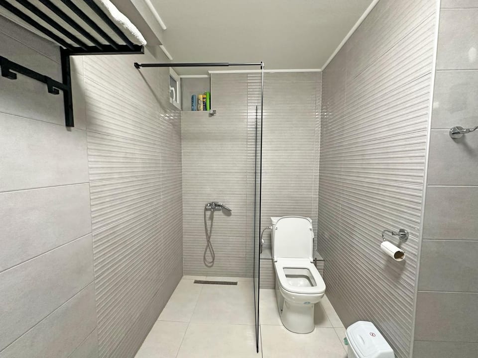 Shower, Toilet, Bathroom