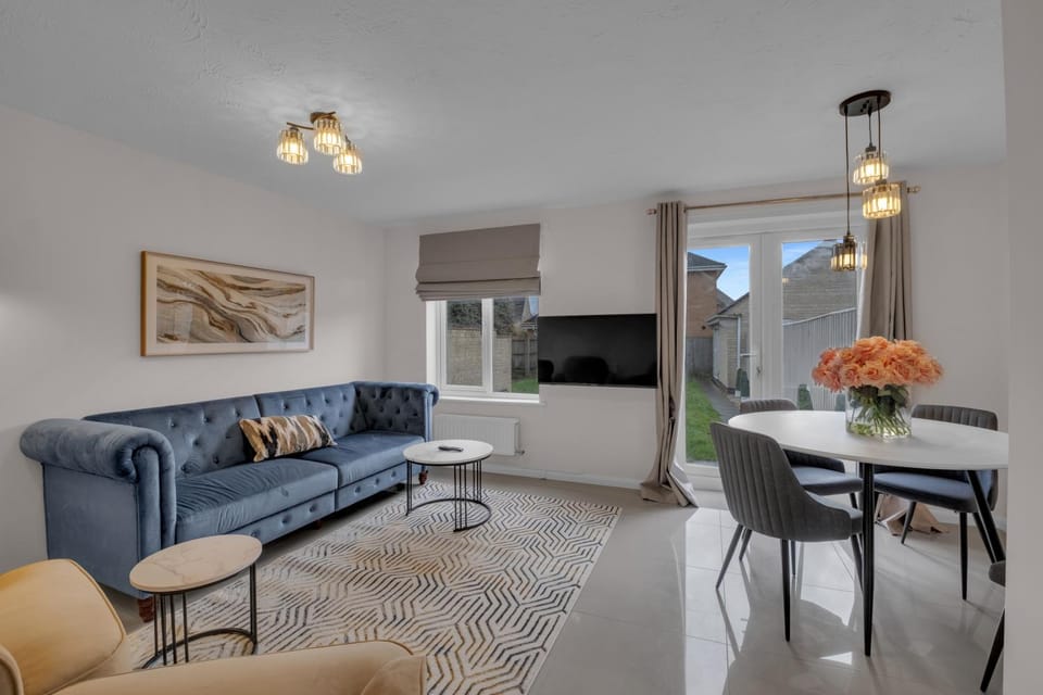Modern 3 BR House near Bicester Village House in Cherwell District