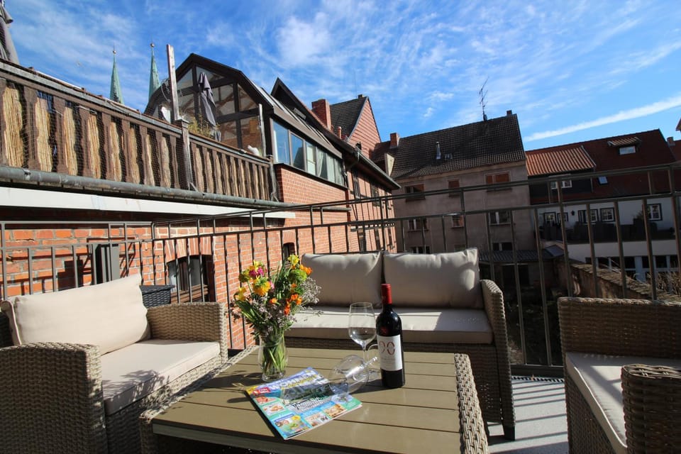 Balcony/Terrace, Garden view