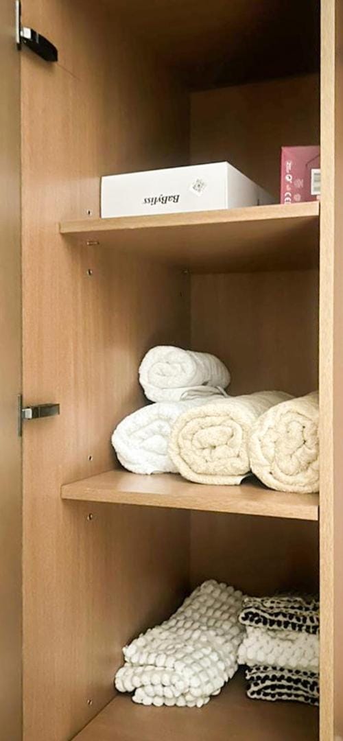 towels, wardrobe