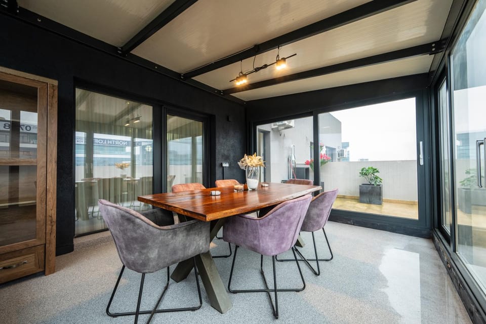 Patio, Dining area