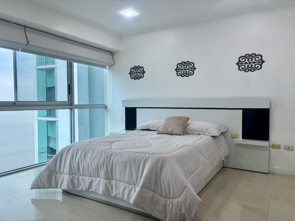 Riverfront 1, suite de lujo, vista al río Apartment in Guayaquil