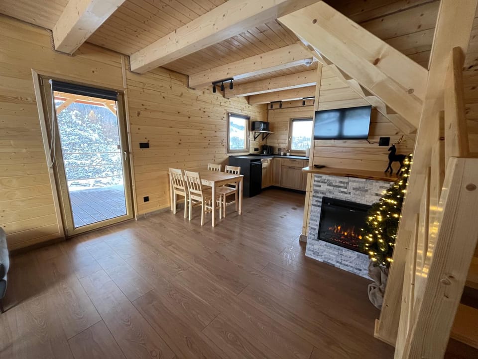 Kitchen or kitchenette, Living room, Dining area, fireplace, kitchen