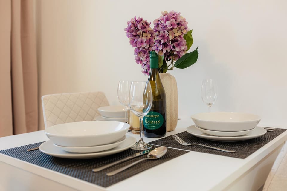 Decorative detail, Dining area