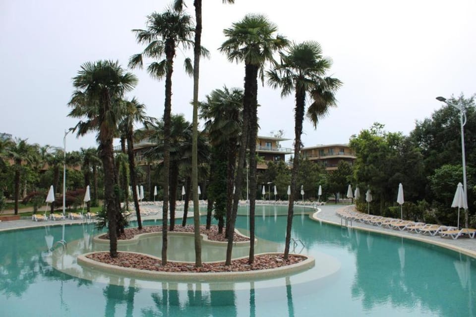 Dreamland Oasis Apartments Hotel in Georgia