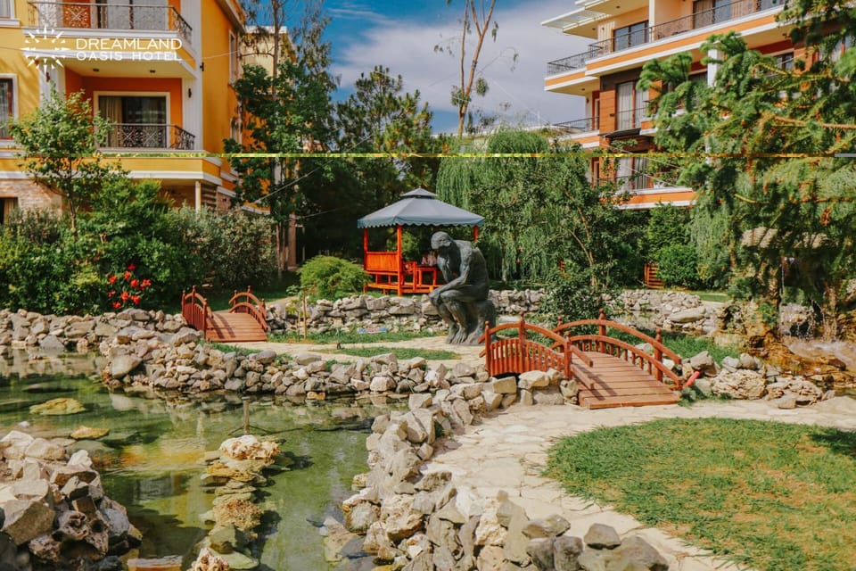 Dreamland Oasis Apartments Hotel in Georgia