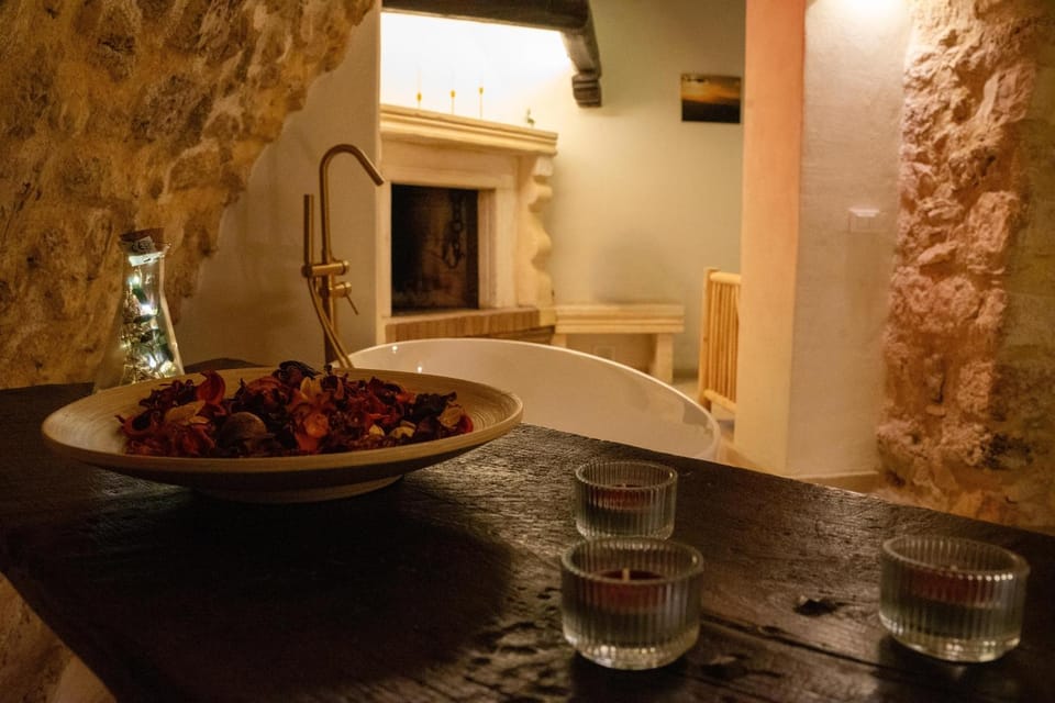 Bath, fireplace