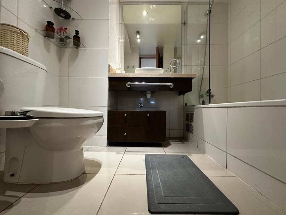 Shower, Toilet, Bathroom, Bath, towels