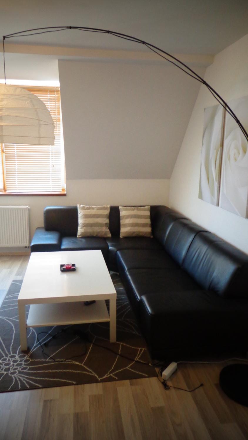 Day, Living room