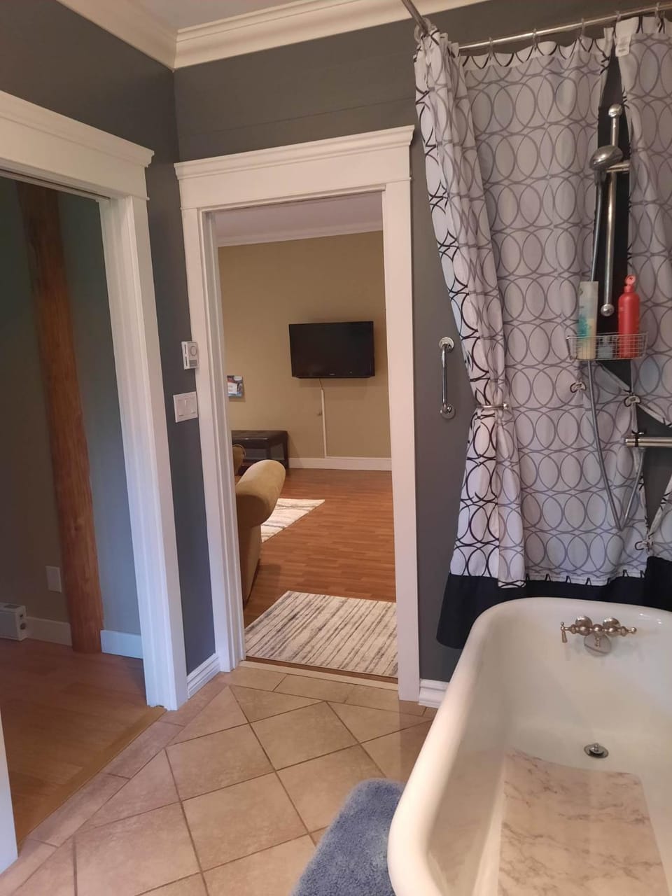 Beaver Hut Bed And Breakfast Bed and Breakfast in Vancouver Island