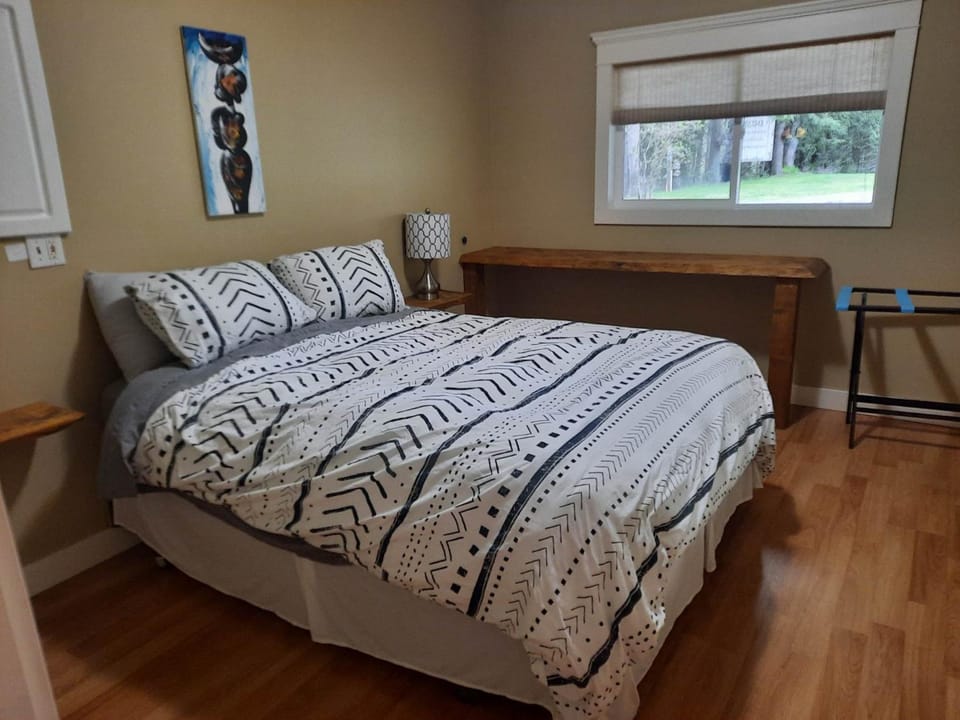 Beaver Hut Bed And Breakfast Bed and Breakfast in Vancouver Island