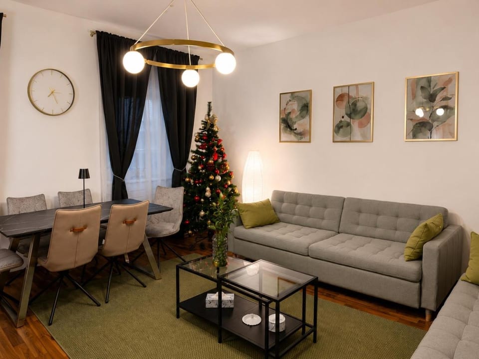 Living room, Seating area, Dining area