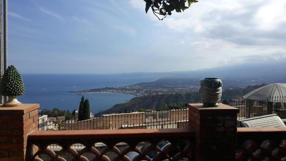Property building, Nearby landmark, Natural landscape, View (from property/room), Mountain view, Sea view