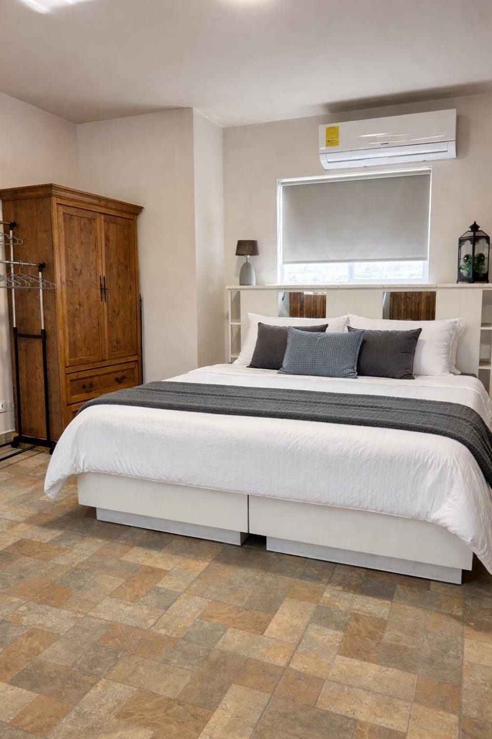 Bed, Photo of the whole room, Bedroom, wardrobe, air conditioner