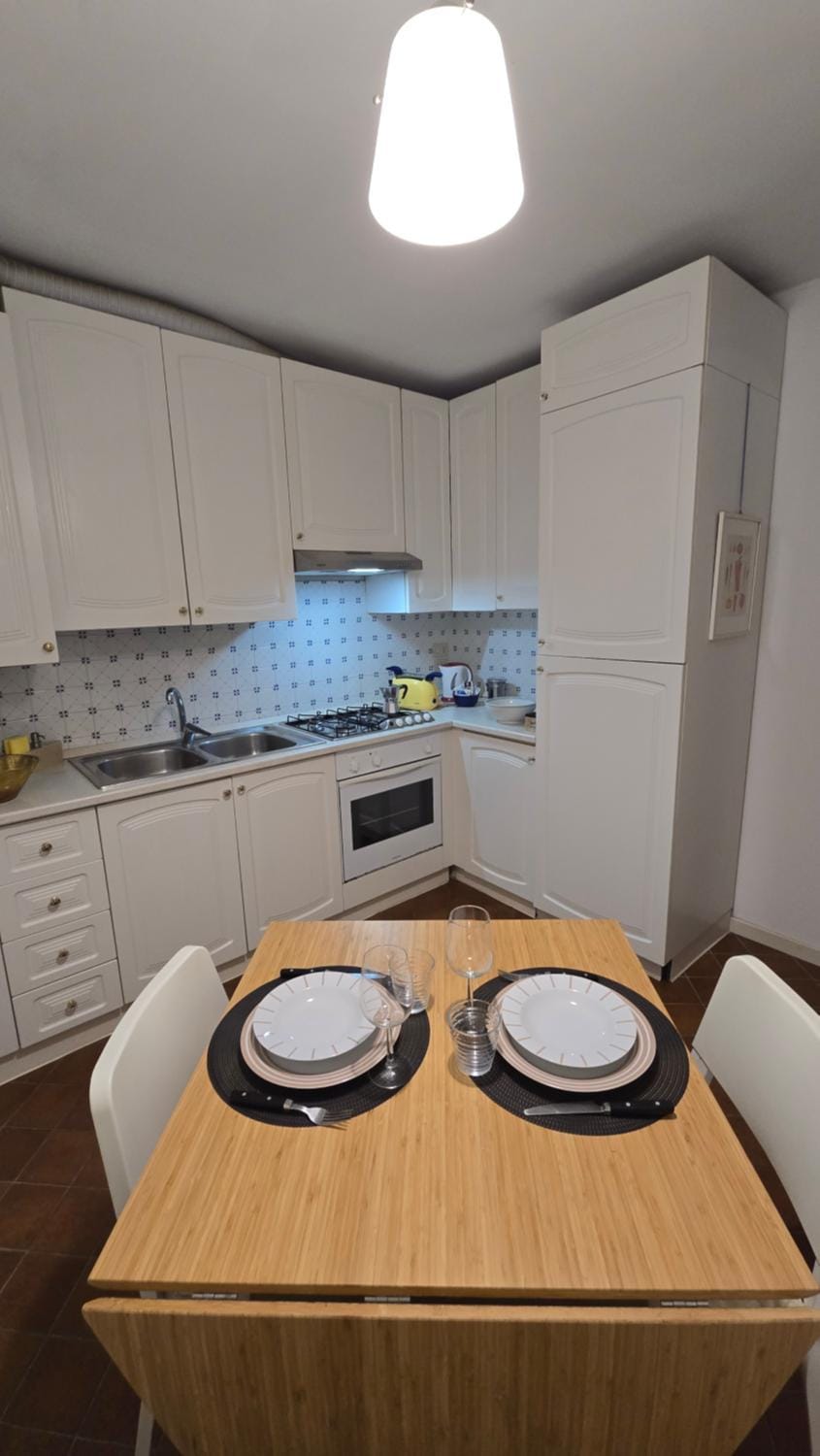 Kitchen or kitchenette, Dining area, stove