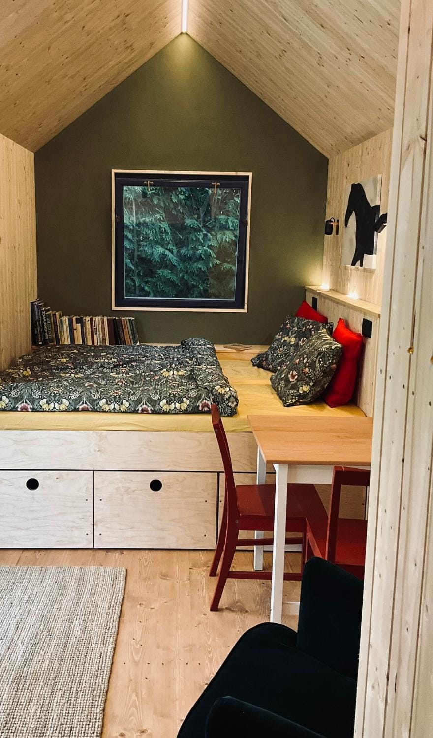 Bed, Library, Garden view