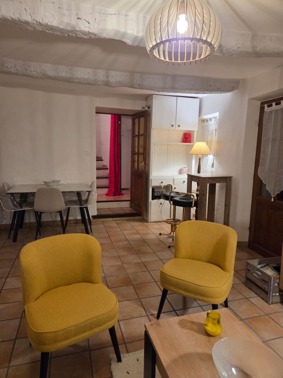 Seating area, Dining area