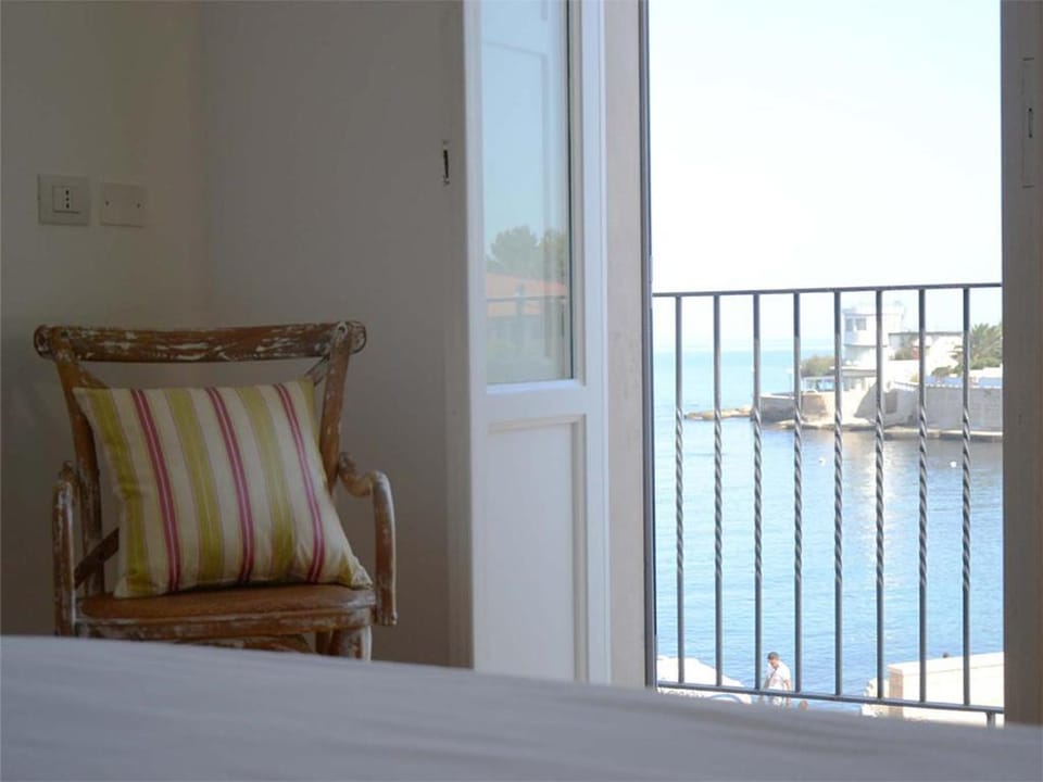 Bed, Balcony/Terrace, Bedroom, Sea view