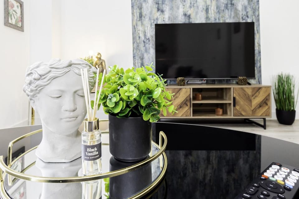 Communal lounge/ TV room, TV and multimedia, Living room