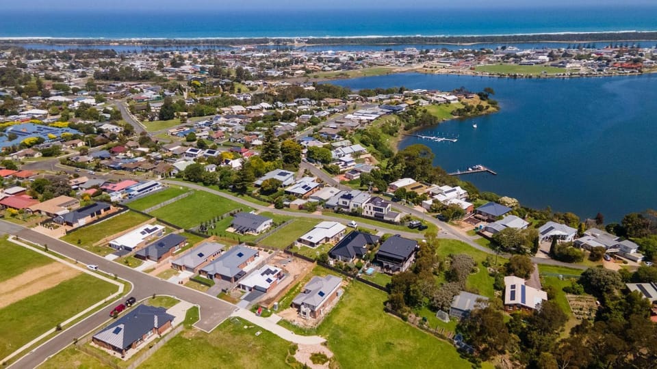 Opulent Oasis House in Lakes Entrance