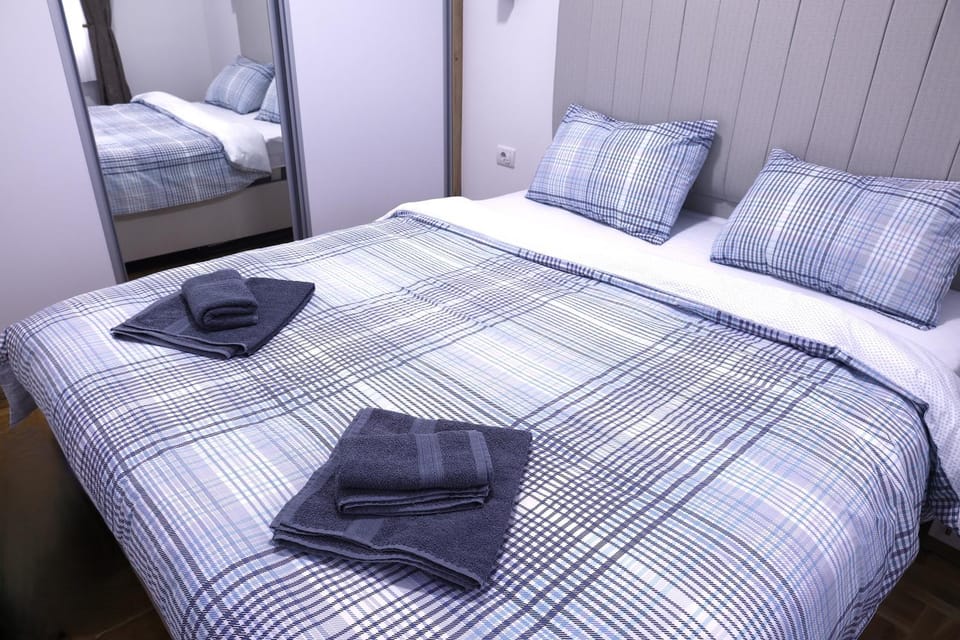 Bed, Bedroom, towels, wardrobe