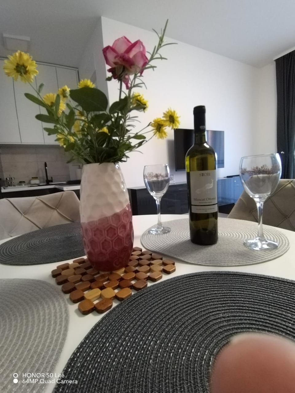 Living room, Dining area, Drinks