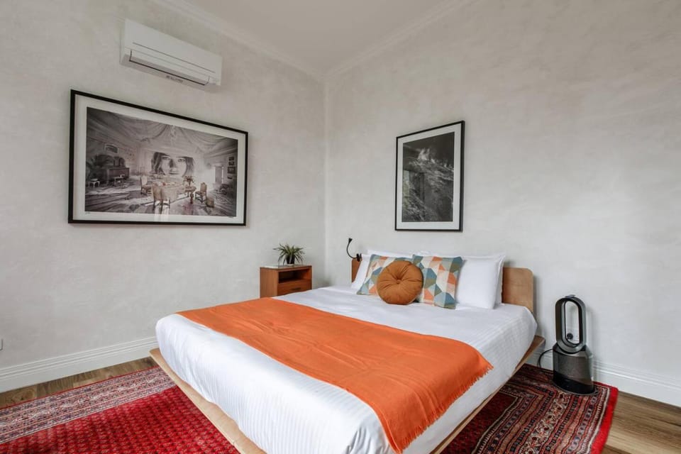 Bed, Bedroom, air conditioner