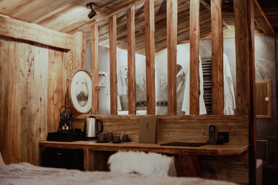 Coffee/tea facilities, Photo of the whole room, Bedroom, minibar