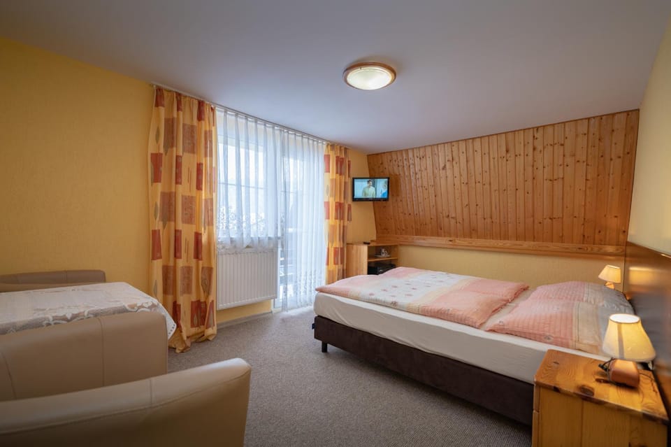 Bed, Photo of the whole room