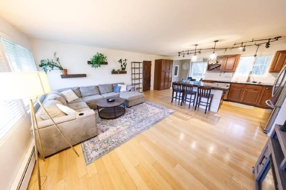 Quiet & Convenient House in Ridgeway