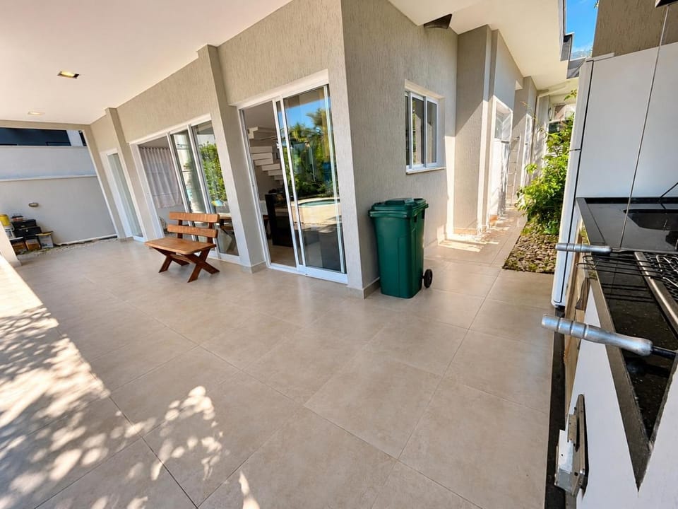 Patio, Day, BBQ facilities, View (from property/room), Kitchen or kitchenette, Dining area, pet friendly