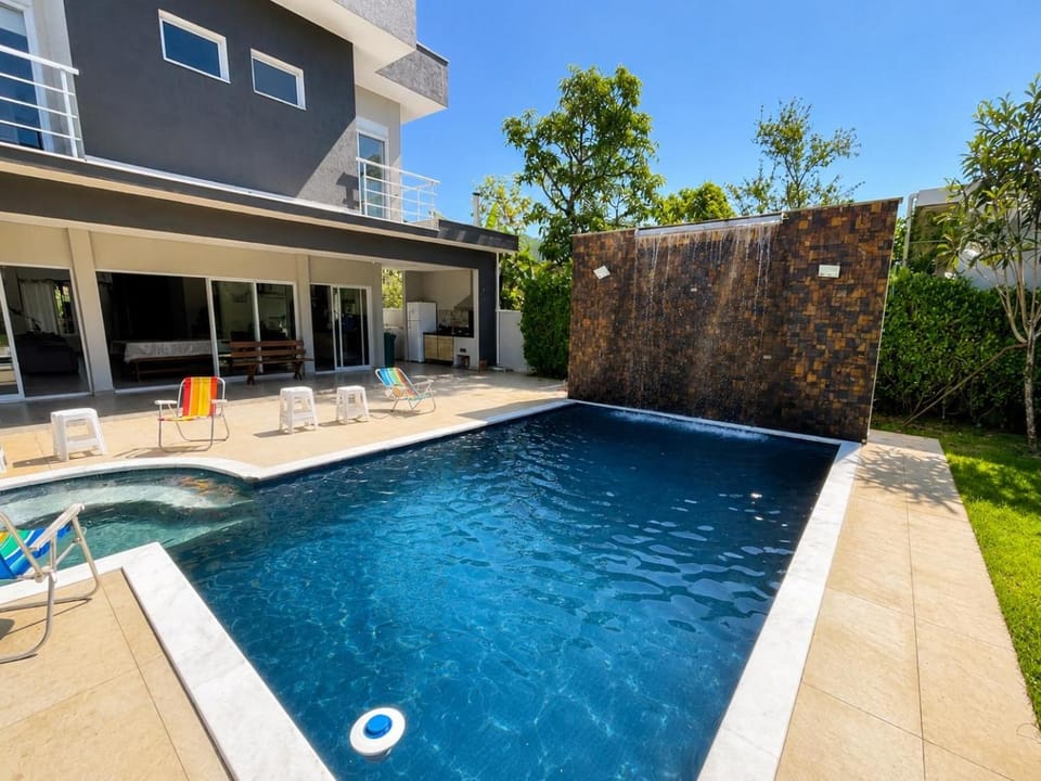 Property building, Patio, Day, Pool view, Swimming pool, sunbed