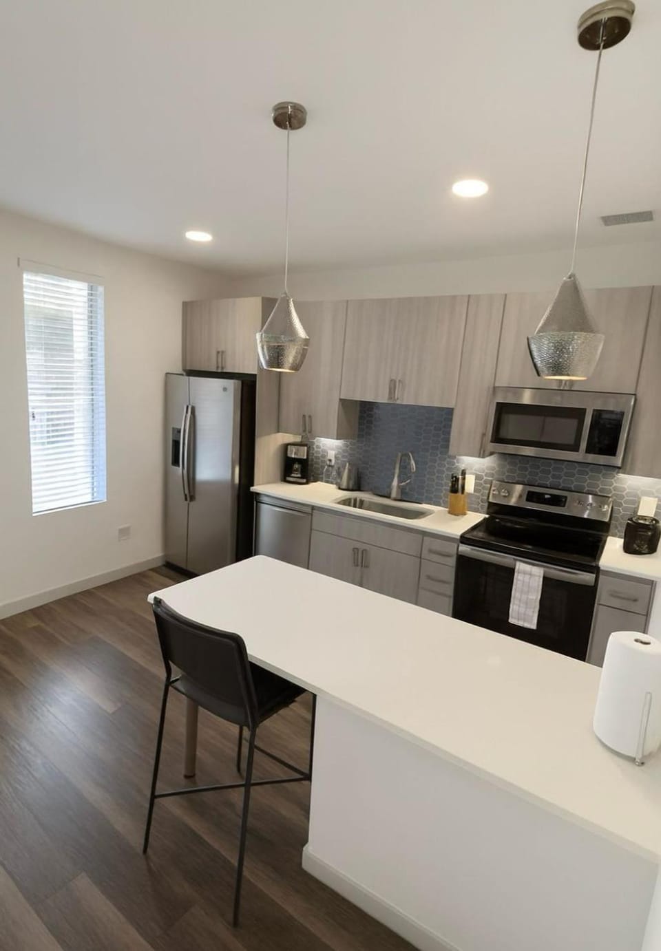 Boulevard Stays Modern Roosevelt 1BR Suite Pool & Gym Access Apartment in Phoenix