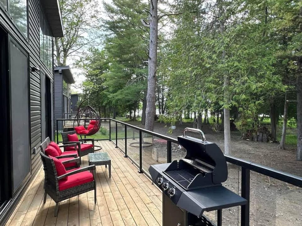 3-bedroom Lakefront Villa Englewood #5 House in Douro-Dummer