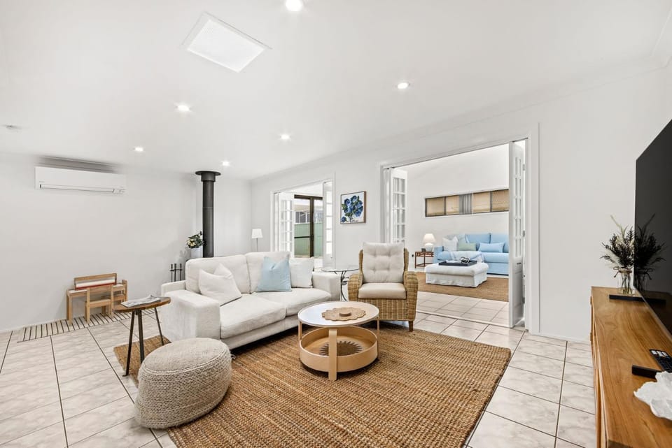 Bay Bliss - Fireplace - 3 Mins Walk to Beach House in Callala Bay