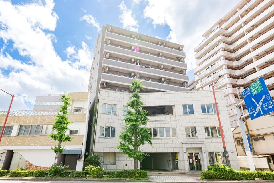 Property building, Day
