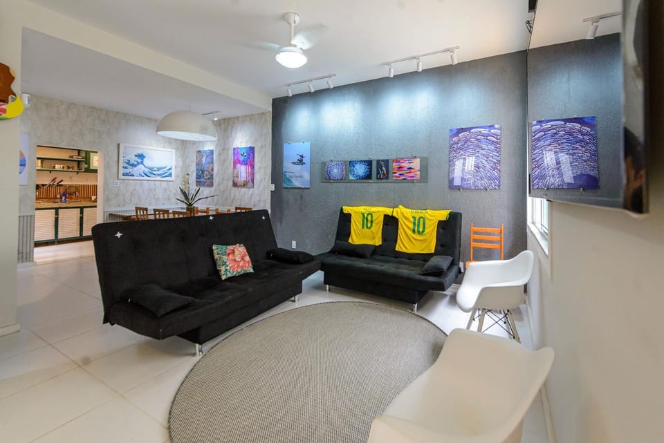 Communal lounge/ TV room, TV and multimedia, Living room, Seating area, Dining area, internet, pet friendly