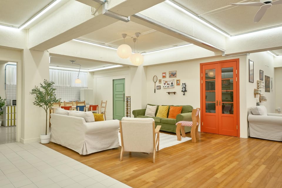 Living room, Seating area