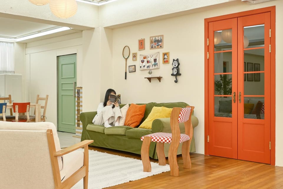Living room, Seating area