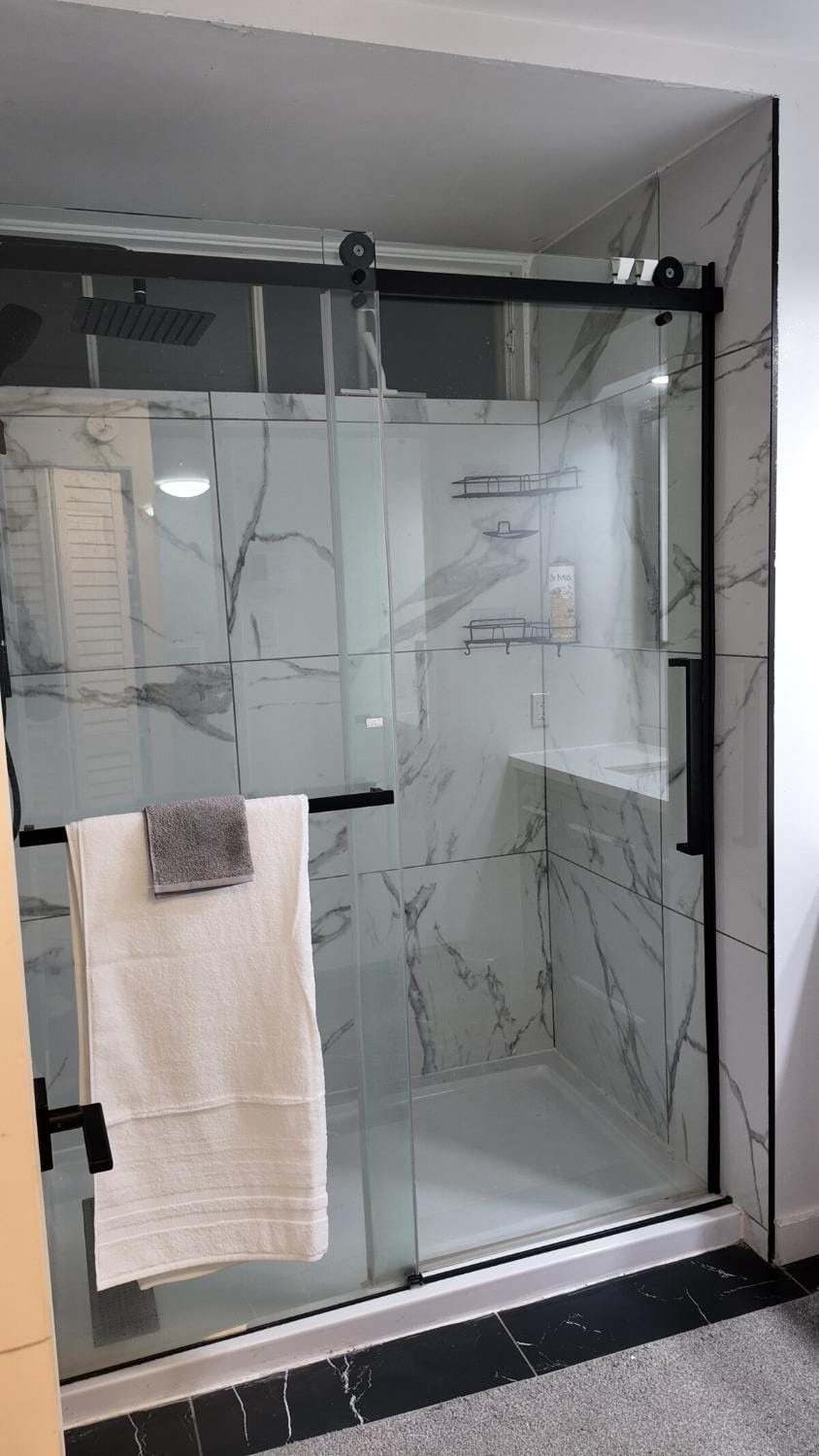 Shower, Bathroom, towels