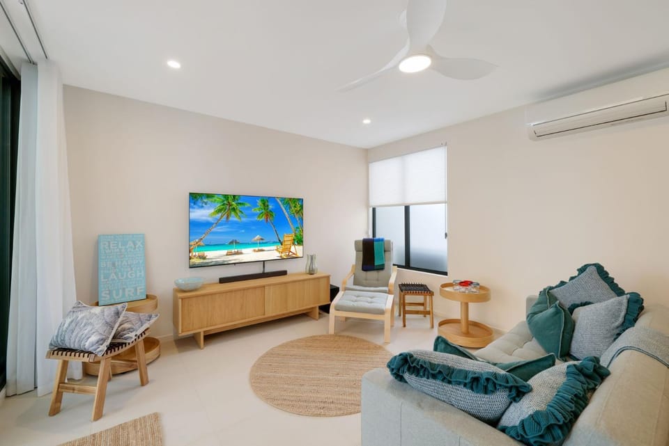 Husky Beach Pad by Book Jervis Bay - Couples Retreat Apartment in Huskisson